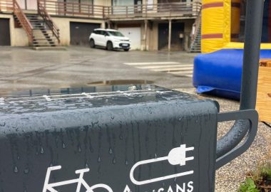 Oplaadpunt voor elektrische fietsen – Place des Orgières