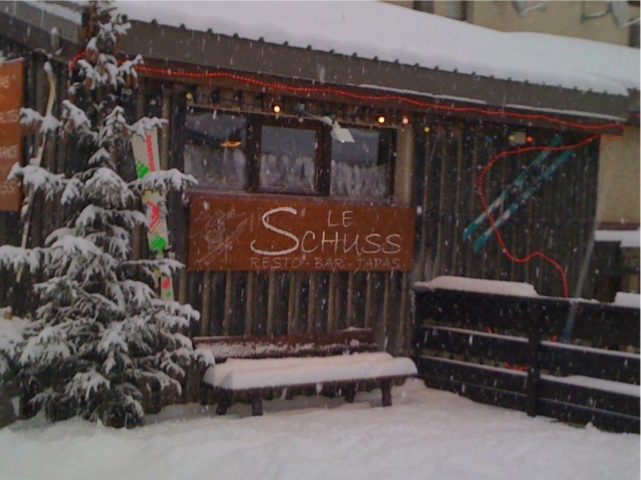 Le schuss bar sous la neige