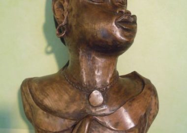 Initiation à la sculpture sur bois encadrée par Pi