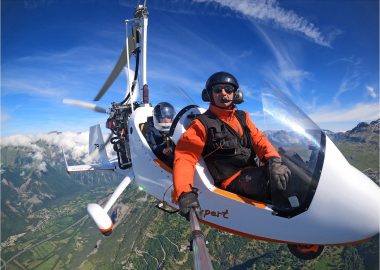 Tiltrotor- en gyrocopterdoop in de lucht – Luchtfotografie