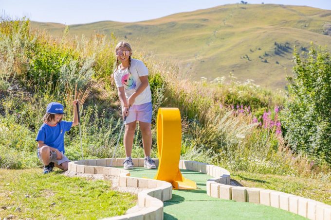 Sport- en vrijetijdsactiviteiten in de zomer – Famille_Alpe d’Huez