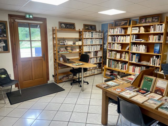 Gemeentelijke bibliotheek Auris en Oisans_Auris-en-Oisans