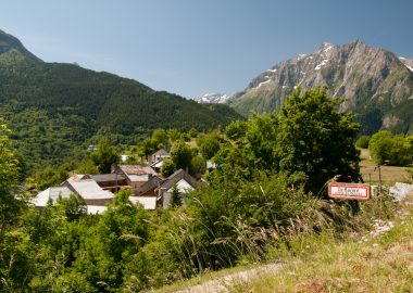 Bezoek aan de gehuchten – Wandeling vanuit Les Cours