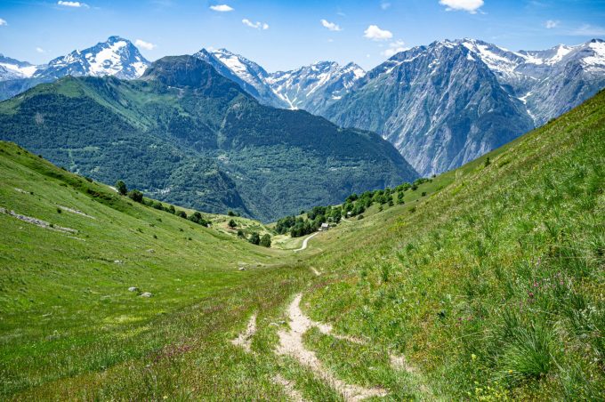 Uitzicht op de Ectins vanaf de voet van de Col de Cluy