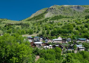 Oriëntatieparcours erfgoed: gehuchten van Auris “Les Cours – Les Châtains